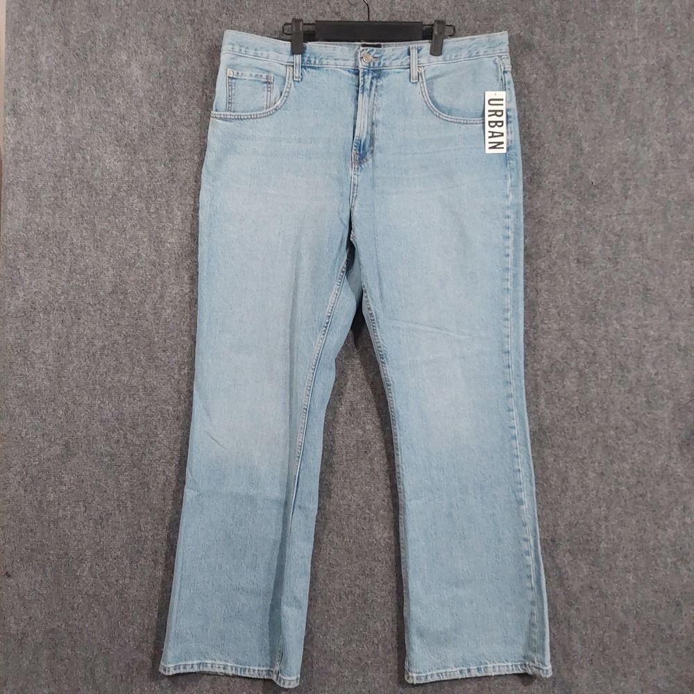 NEW BDG Urban Outfitters 90s Bootcut Jeans Womens 34 Blue Light Wash 38Wx32L